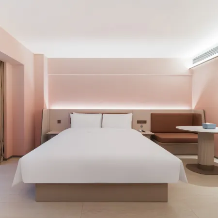 HanTing Hotel (Zhaoqing Sihui High-tech Zone Dawang Park)