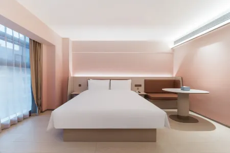 HanTing Hotel (Zhaoqing Sihui Gaoxinqu Dawang Park) Отели в г. Сыхуэй