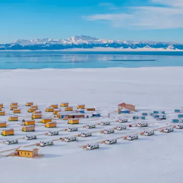 Yilai Elaine · Hechuan Yunjin Wild Luxury Camp