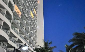 Luozhou Song Yun Seaview Hotel (Yangjiang Hailing Island Minjie Golden Coast Store)