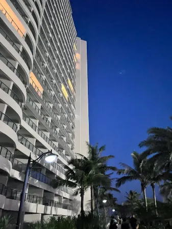 Luozhou Song Yun Seaview Hotel (Yangjiang Hailing Island Minjie Golden Coast Store) Отели рядом с достопримечательностью «Hailing Island National Wetland Park of Mangrove Forest»