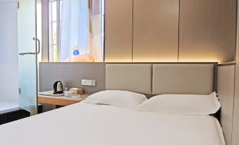 Bona Hotel (Fuyang City Government No. 15 Middle School)