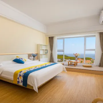 Weihai Weiyue Lake Homestay (Shandong University International Coastal Baths) Hotels near Torch 8th Street