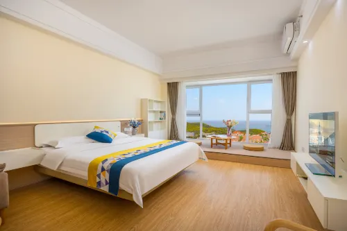Weihai Weiyue Lake Hotel (Shandong University International Coastal Baths)