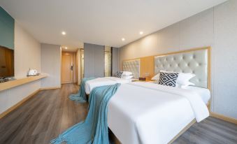 Luchuan Qianyou Riverview Hotel (Luchuan Middle School)