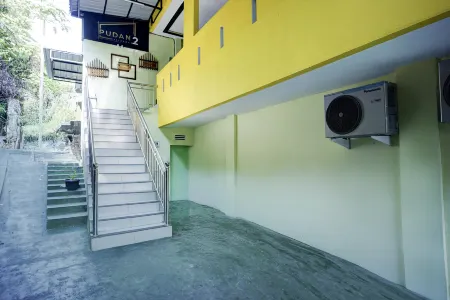 Hotel O Parapat Near Dermaga Ajibata Formerly Pudan Residence 2 Отели в г. Toba Regency