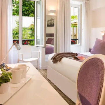 Hotel Mistral Hotels near Bobino