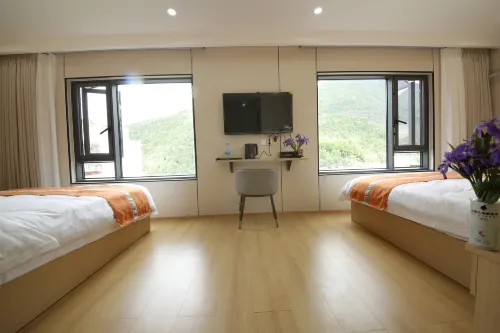 Xiao Sanjie Homestay (Kangding Love Song Square Liuyo City Branch)