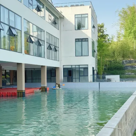 Ankang Yinghu Xiaoyin Resort Hotel