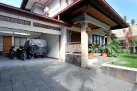 Villa Oma Elly  호텔