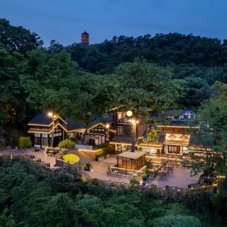 Moonlight Aquarius Homestay (Dujiangyan Scenic Area Nanqiao Branch)