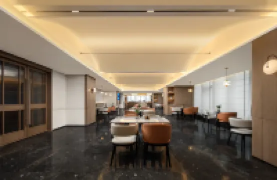 류판수이 기차역 인민로 아투어 호텔