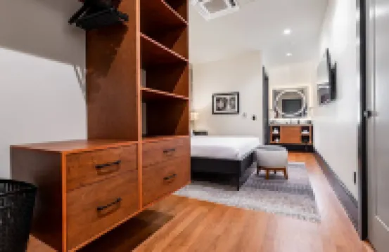 Cozy Studio Steps to French Quarter | The Mayfair