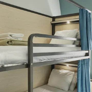 HI New York City Hostel Отели рядом с достопримечательностью «Культурный центр Линкольн-центр»