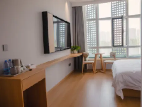 Golden Rome Fifth Season Hotel Hotels in Cangzhou