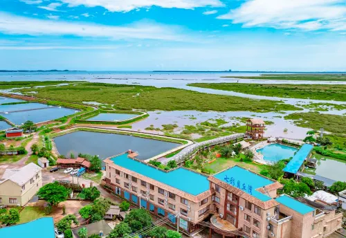 Sea View Theme Hotel - Pools