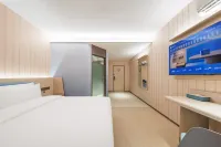 Hanting Hotel (Rongchang Pedestrain Street) Hotels near Yongrong Square