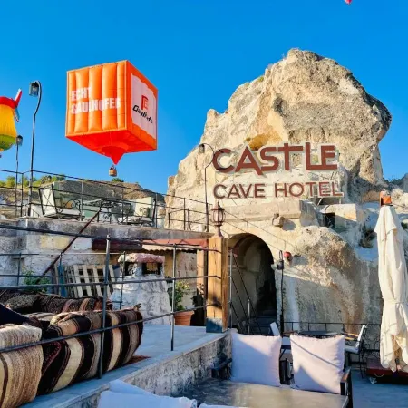 Castle Cave Hotel Отели рядом с достопримечательностью «Al Nazar Church»