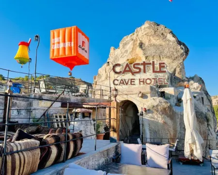 キャッスル ケーブ ホテル ネヴシェヒルのホテル