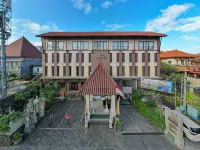 Grand Santhi Hotel Hôtels à proximité de : Place de Puputan Badung