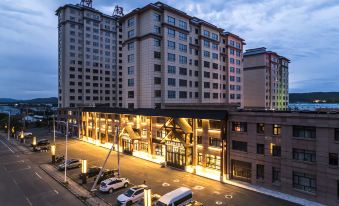 Genhe Helun Business Hotel