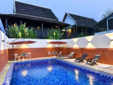 Little Friendly Hotel With Pool (Luang Prabang Old Town-Center Near night market） โรงแรมใกล้สำนักงานตรวจคนเข้าเมือง