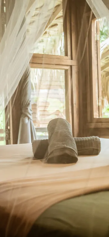 ห้องเตียงใหญ่ พร้อมวิวสวน