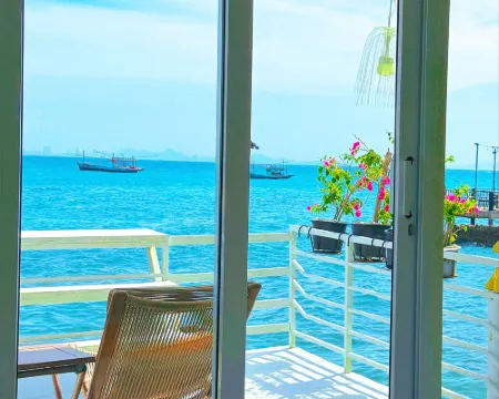 ร็อครีสอร์ท เกาะล้าน โรงแรมในเกาะล้าน