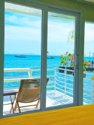 Rock Resort Koh Larn Hotels near Koh Lan