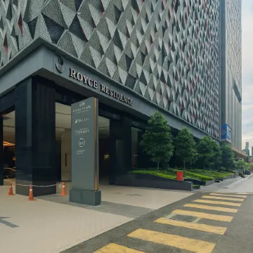 Royce Residences KLCC Kuala Lumpur by ALMA ( Rooftop Infinity Pool + 10Mins Walk to KLCC )