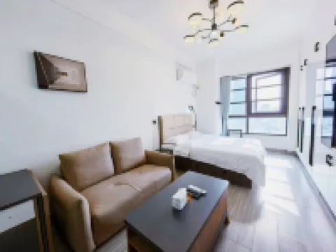 Lanju Homestay (Greenland Yingjiang Century City Yun Gongguan)