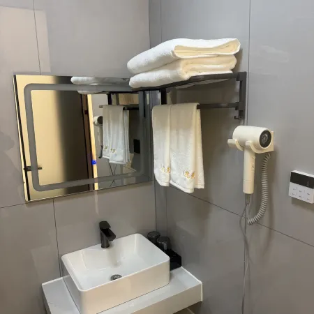 Courtyard-Style Boutique Stay (Pu'er High-Speed Railway Station)