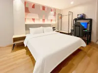 Qingye E-sports Homestay (Heyuan Asia's First High Fountain Wanlong City) - 新規開業