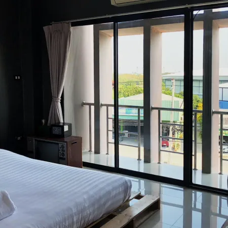 Yimwhan Hostel and Cafe Ayutthaya