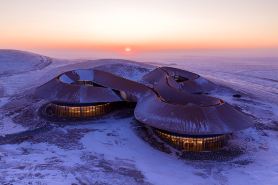 Volcano-In Hotel of Arrivals
