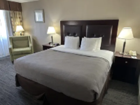 Quality Inn & Suites Everett Hotels in Everett