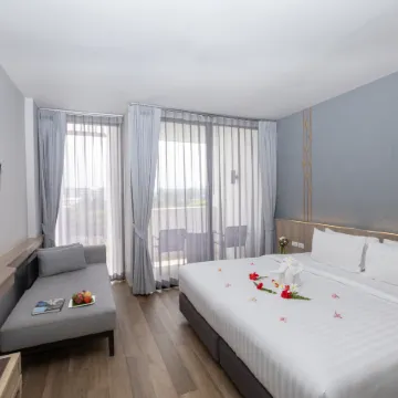 ISanook Resort & Suites Hua Hin Отели рядом с достопримечательностью «Вана Нава Водная джунгля Хуа Хин»