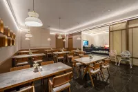 Qianna Hotel  Glorious(Luoyang Longmen Railway & Xingluohu Subway Branch)