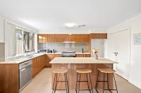 Comfortable Private Rooms – Steps from Train Station