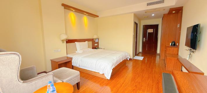 Maoming Bincheng Business Hotel (Dianbai Wanda Plaza Donghu Park) Hotels in Maoming
