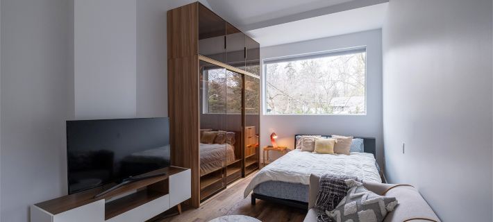 Queen size Fairy-tale Loft Hotels in Toronto