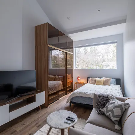 Queen size Fairy-tale Loft Отели рядом с достопримечательностью «Хай Парк»