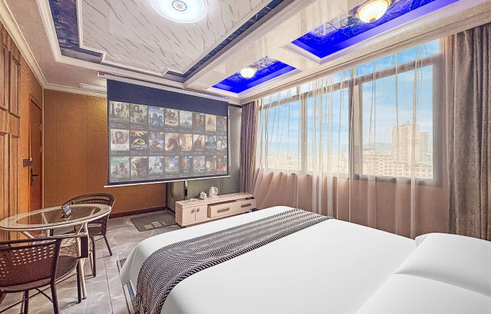 Pingle Royal Marina Hotel