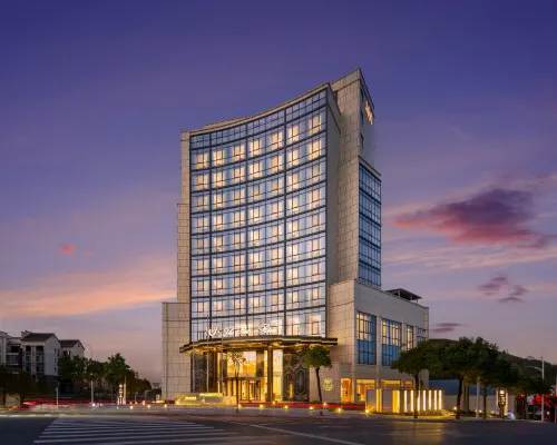 Perlora Hotel Hotels in Qinglong