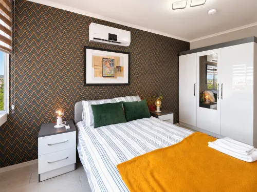 Maxi Homes Hadrian Olive Apartment with View of Hadrian’s Gate