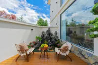 松果空間·SNOW·360°雪山全景設計師度假智能美宿（麗江高鐵站店） - 2 星級