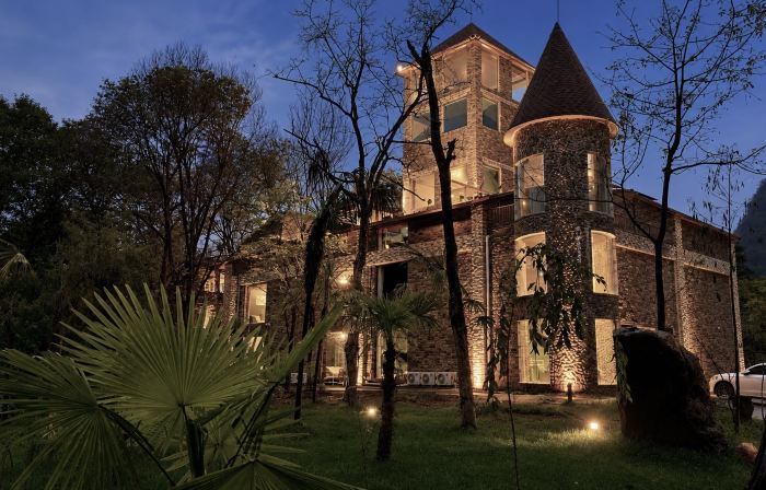 Shuifu Mancheng Forest Hotel