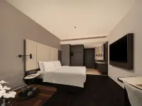 Qingdao Xinduxin CapitaMall Changsha Road Atour Hotel - New