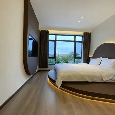 Puyu · Lansu · Private Courtyard · Scenic Apartment