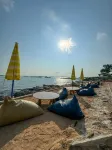 Neutron Bungalow - Strand
